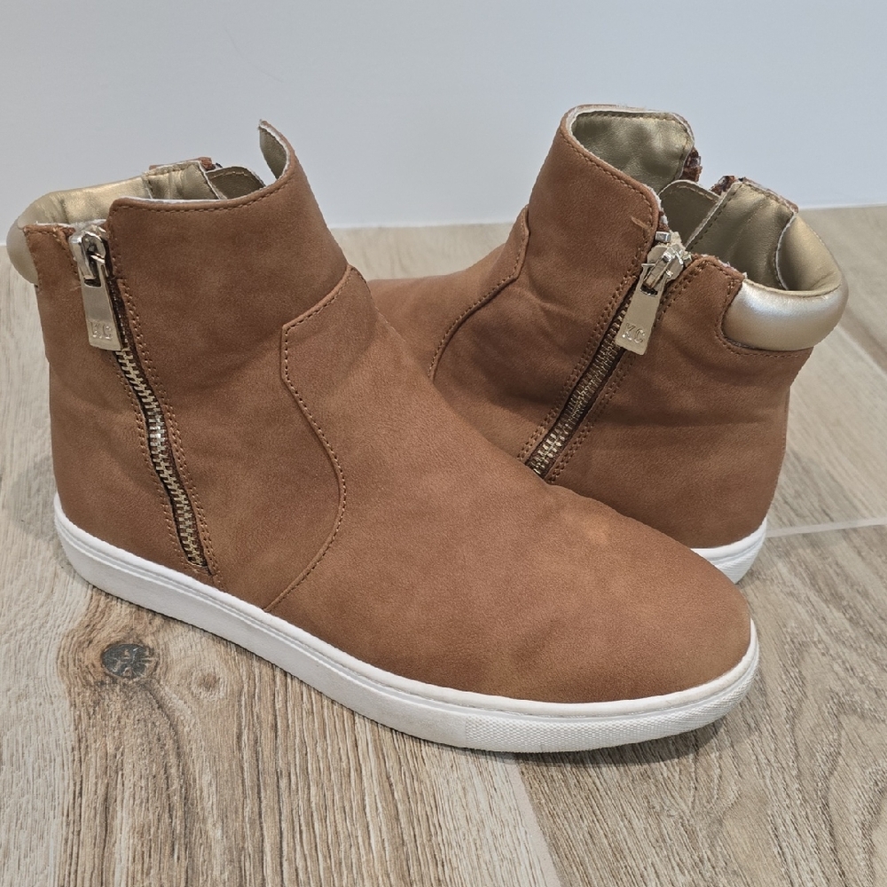 Kenneth Cole Brown Kids Boots with Gold Accents